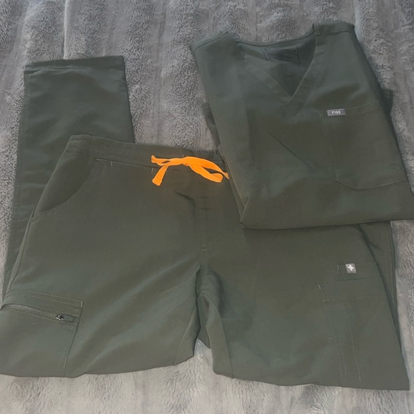 Figs Other Figs Moss With Orange String Sm Pet Yolas Med Catarina